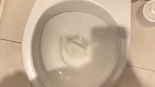 Wanking in busy gym locker room with big cumshot 