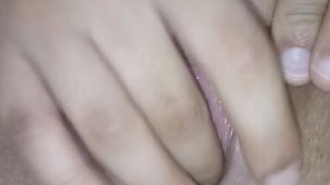 Playing w my pussy 