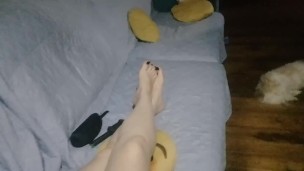 tici_feet @tici_feet in my couch again