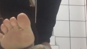 tici_feet @tici_feet tici feet dangling & spreading toes (preview)