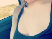 exhib sur une air de repos - branlette de chatte en voiture - pause pipi 2/16