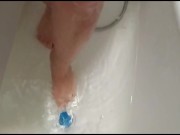 Волосатая писька принимает ванную - Screenshot 12 of 16 - Hairy