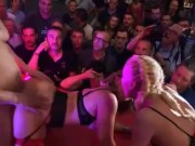 Orgia en el escenario 16/16