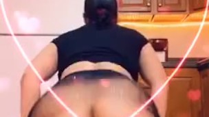 Sexy stripper shows pretty pussy while twerking