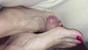 stepaunt Annette gives footjob in the morning