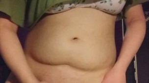 Masturbando e batendo na minha bunda por 12 minutos seguidos 