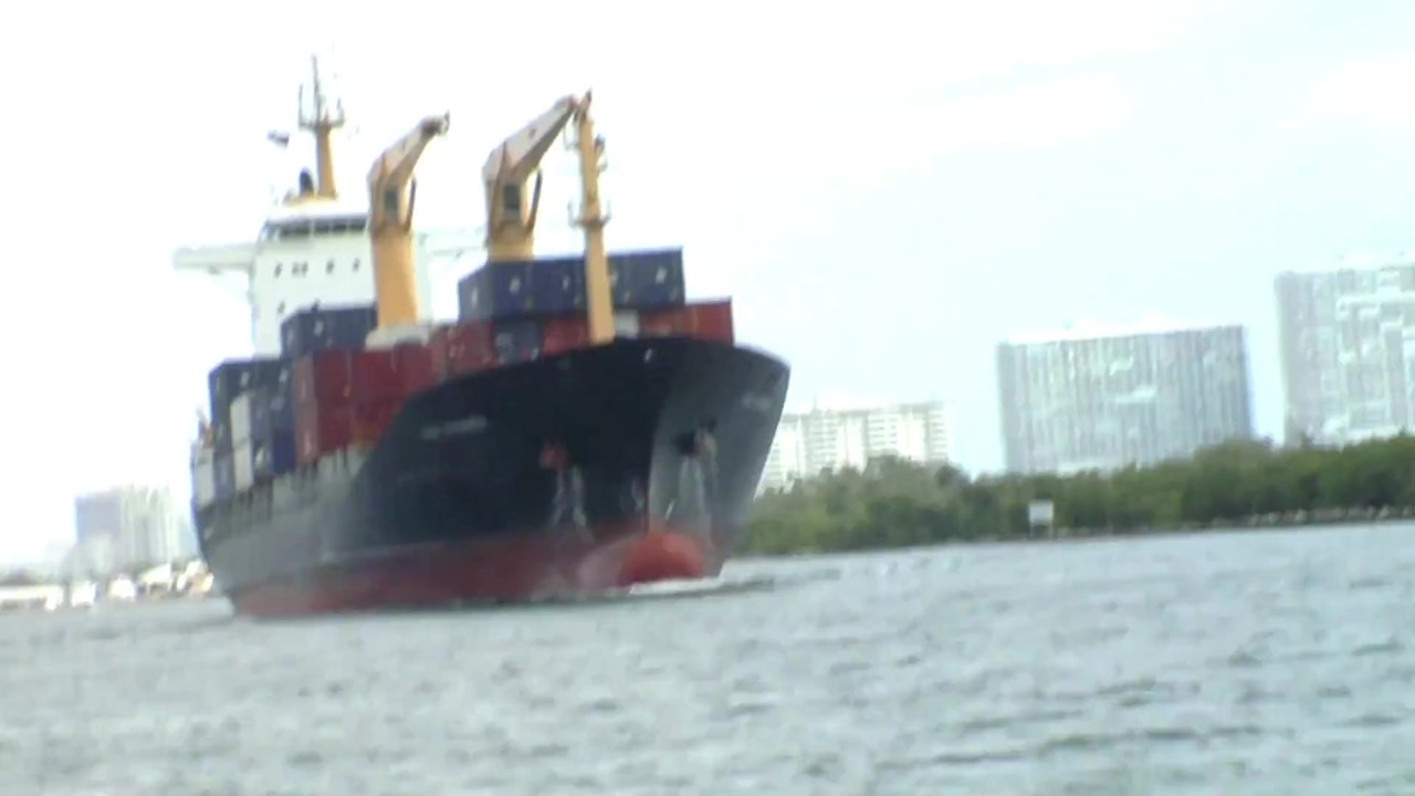 Tight Teens Flash Their Tits and More in the Public Party on a Speed Boat - RedTube