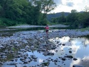 Je me fais baiser devant la rivière 1/2 1/16