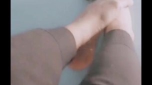 Can my feet help me pay my student debt? DL is $3.00