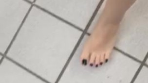 @tici_feet tici_feet ig TICI FEET walking on the patio