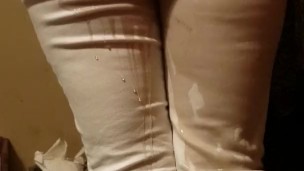 Girlfriend wets her white Jean's. Cant be bothered to go to the toilet ;)