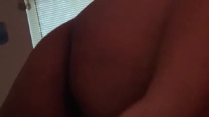 Chocolate pussy play