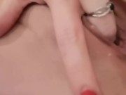 Regardez ma chatte pleine de mouille 11/16