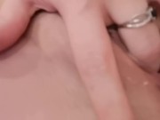 Regardez ma chatte pleine de mouille 8/16