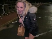 Il joue avec un oeuf vibrant dans ma chatte en sortant du resto 11/16