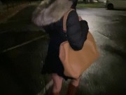 Il joue avec un oeuf vibrant dans ma chatte en sortant du resto 13/16