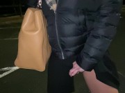 Il joue avec un oeuf vibrant dans ma chatte en sortant du resto 15/16