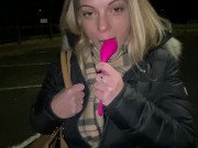 Il joue avec un oeuf vibrant dans ma chatte en sortant du resto 16/16