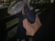 Il joue avec un oeuf vibrant dans ma chatte en sortant du resto 6/16