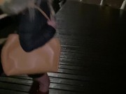 Il joue avec un oeuf vibrant dans ma chatte en sortant du resto 8/16