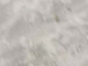 @tici_feet tici feet IG tici_feet walking on the beach using flip flops