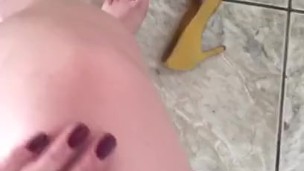 @tici_feet IG tici feet tici_feet shoeplaying and dangling yellow heel
