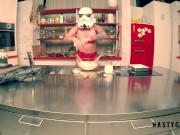 Stormtrooper try to coocking but squirt on the kitchen 5/16