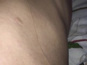 小鲜肉帅哥用肉棒跟淫语呻吟帮助他的中国粉丝在睡前高潮。中文音声 中国普通话 - Screenshot 16 of 16 - HD