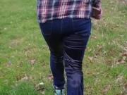 Sexy gf casually pees her Jean's while walking today!!