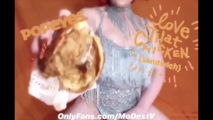 Fucking a Popeyes chicken sandwich 