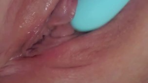 Self Play Squirting MILF