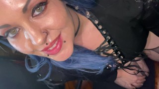 Cinnamon Anarchy Gives Head in the Living Room - RedTube