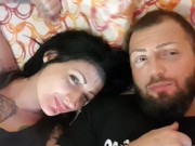 Ladymuffin simulando un threesome durante la quarantena 16/16