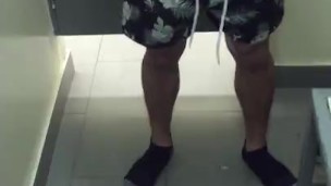 Probándome traje de baño en una tienda de ropa