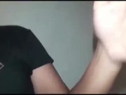 Cabello largo para que me amarren y me pongan a chupar pollas grandes