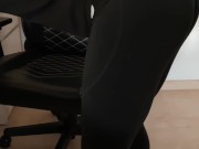 Quicky mit Kollegen im Büro & sein ganzes Sperma geschluckt 1/16