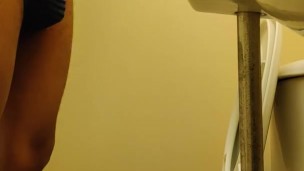 no nut.:Little DicK bbc Grower JusT Pissing.