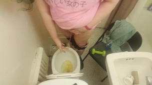 Kawaii Trans Girl Pisses on Hand