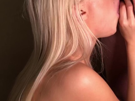 Горловой слюнявый минет. Кончил сперму в рот сексуальной блондинке. 76/80