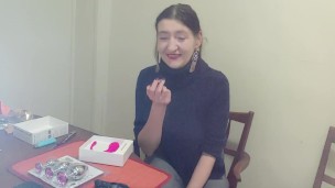 Inhale 15 Gypsy Dolores smoking fetish and unpacking sexy presents