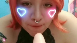 elfa trans dandose un gusto con dildo