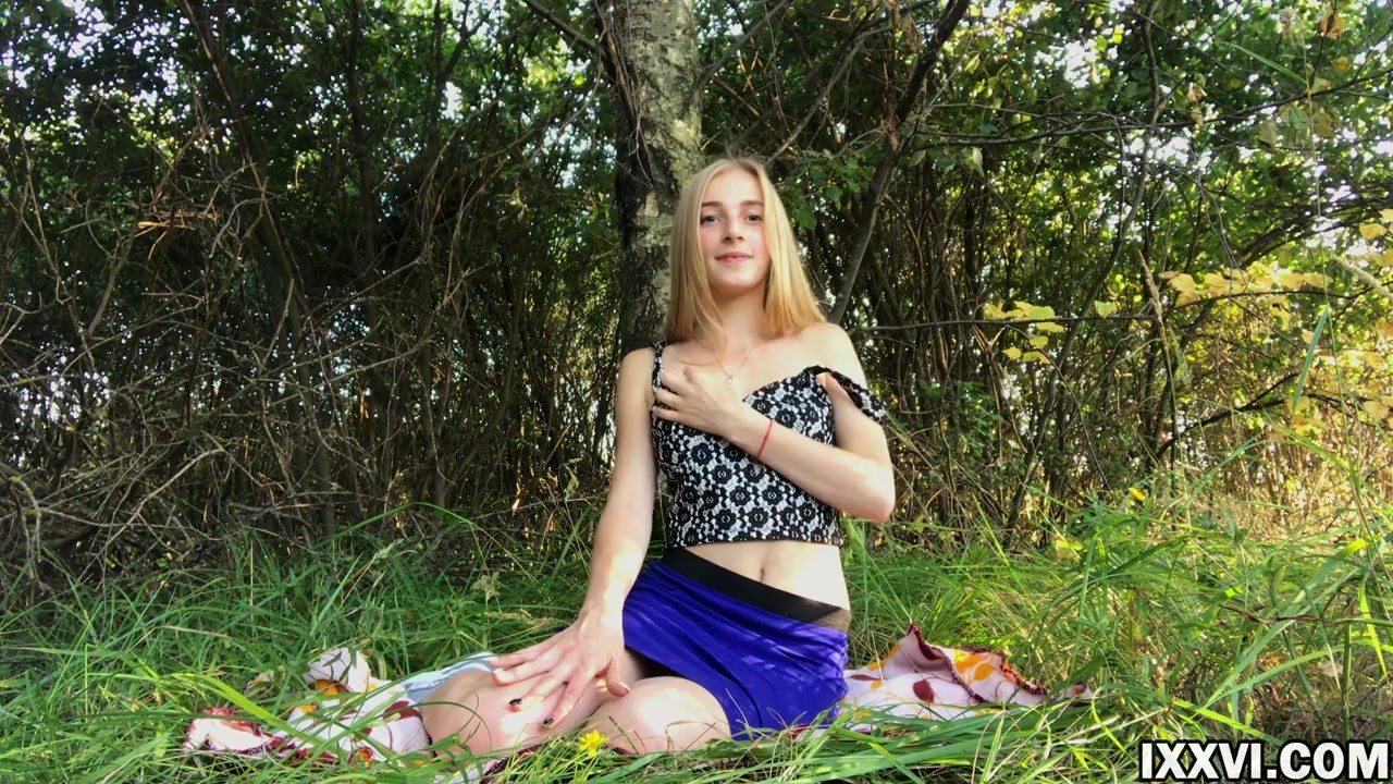 Im Freien masturbiere meine nasse Muschi - Kostenloses Sex-Video - RedTube