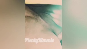 Quarantine and play with my pussy