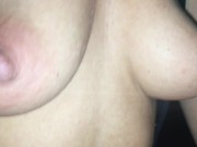 monta sul cazzo di uno sconosciuto in discoteca che la riprende RealAmateur