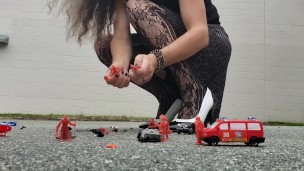 Flattened First Responders - Giantess Crush