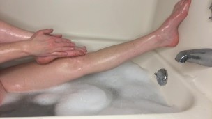 Myra takes a bath and shaves her legs. - ASMR