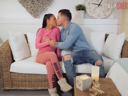 Porndoe Pedia - Virgin Teen Apolonia Lapiedra Has Sex For The First Time