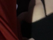 SE LA ARRIMO A MI MADRASTRA MIENTRAS LE AYUDO A CERRAR SU VESTIDO 9/16