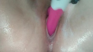 Fucked pussy with all fingers And a pink vibrator
