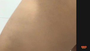Pee in toilet Pissing BBW Thailand girl